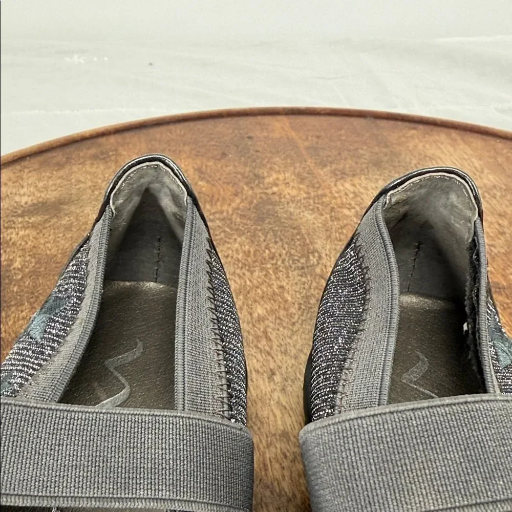 Nina Shoes Girls 13M Metallic Gray Mary Jane Flats Embroidered Star Adjustable